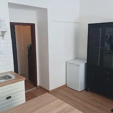 New Modern Studio In 3 아파트