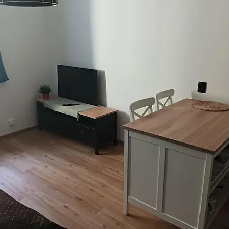 New Modern Studio In 3 *